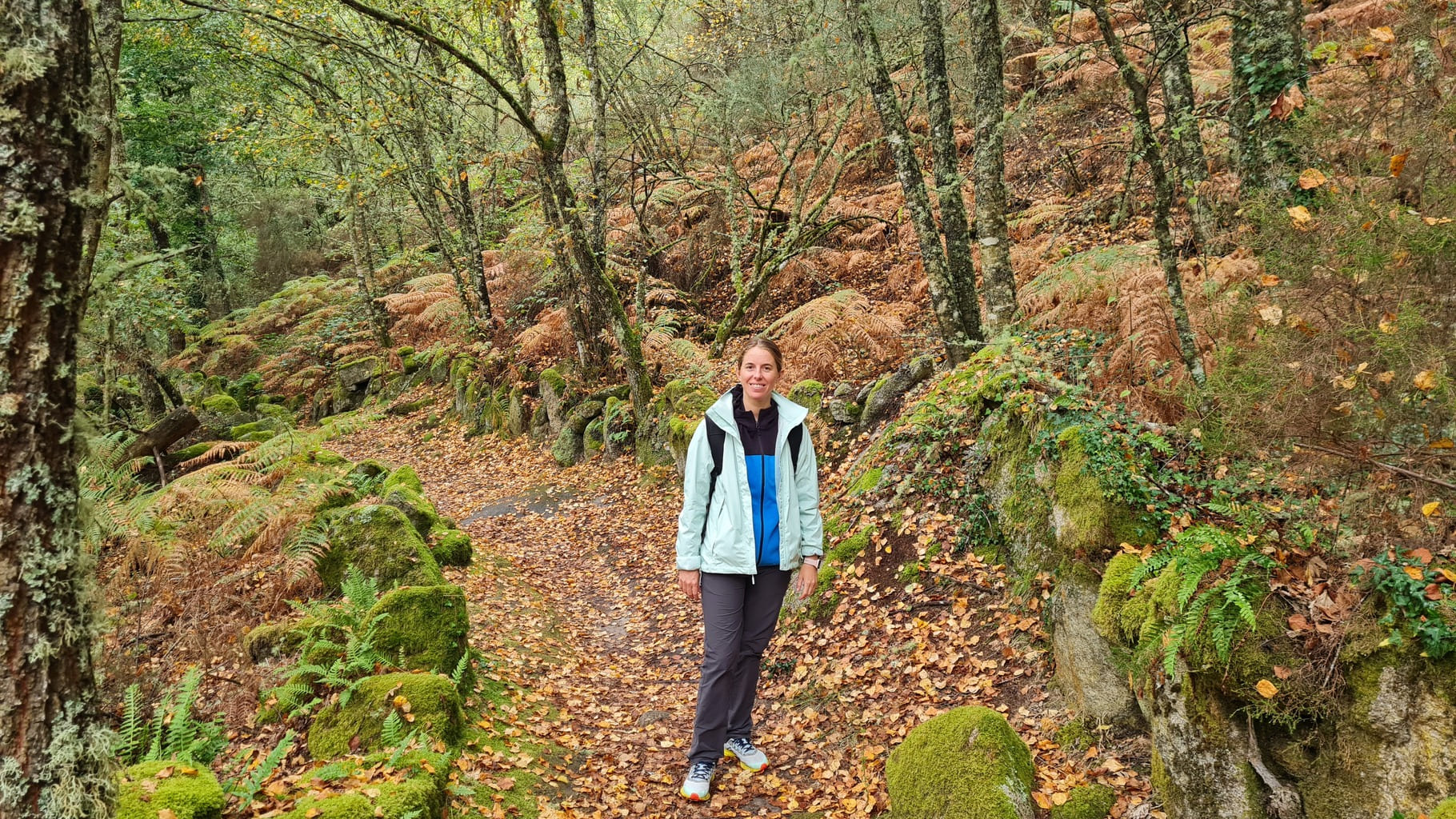 Jade Irisarri en el bosque